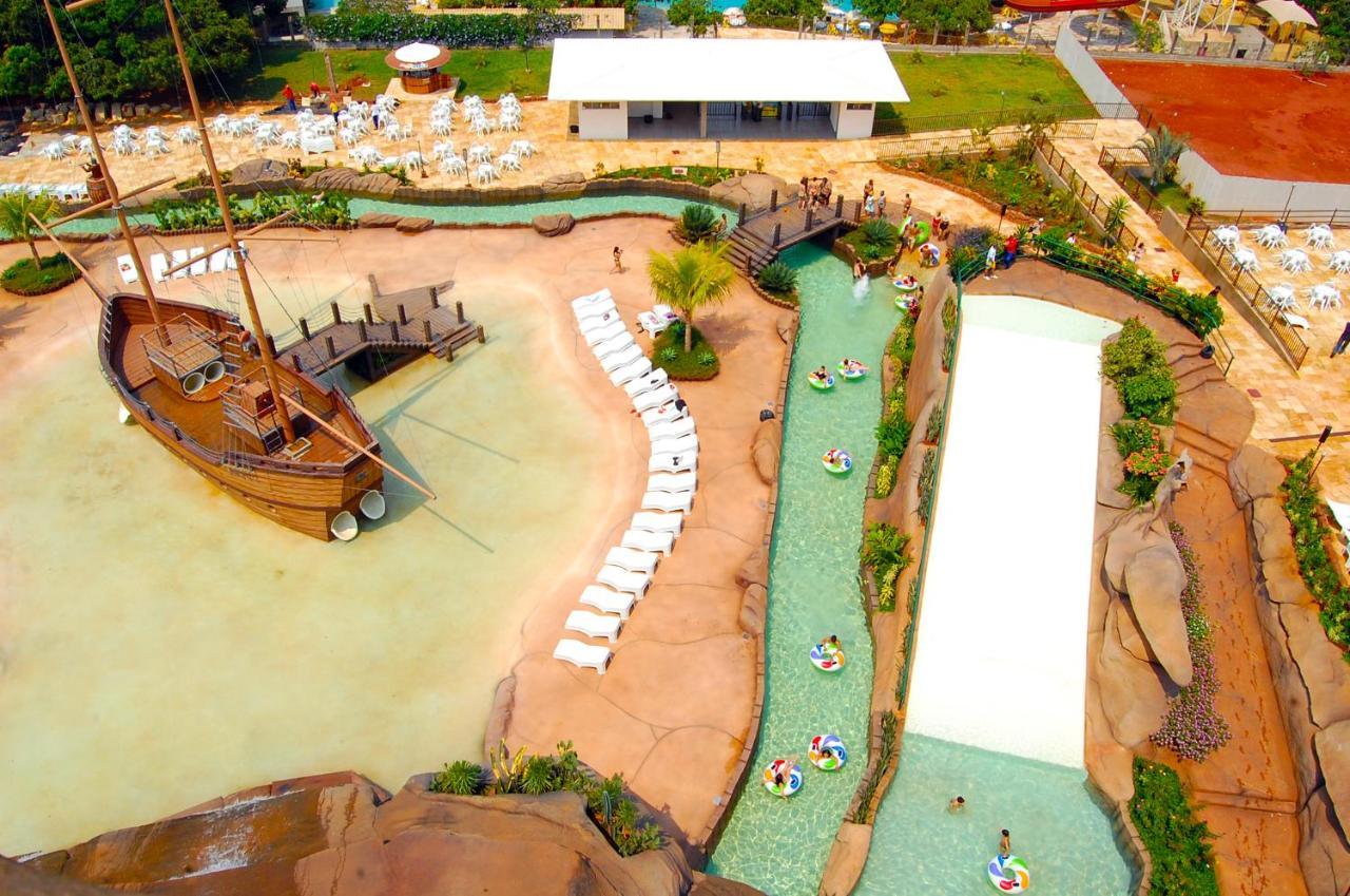 Villas Diroma Com Um Dia No Acqua Park, Splash E Slide Caldas Novas Exteriör bild