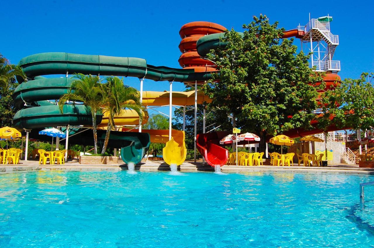 Villas Diroma Com Um Dia No Acqua Park, Splash E Slide Caldas Novas Exteriör bild