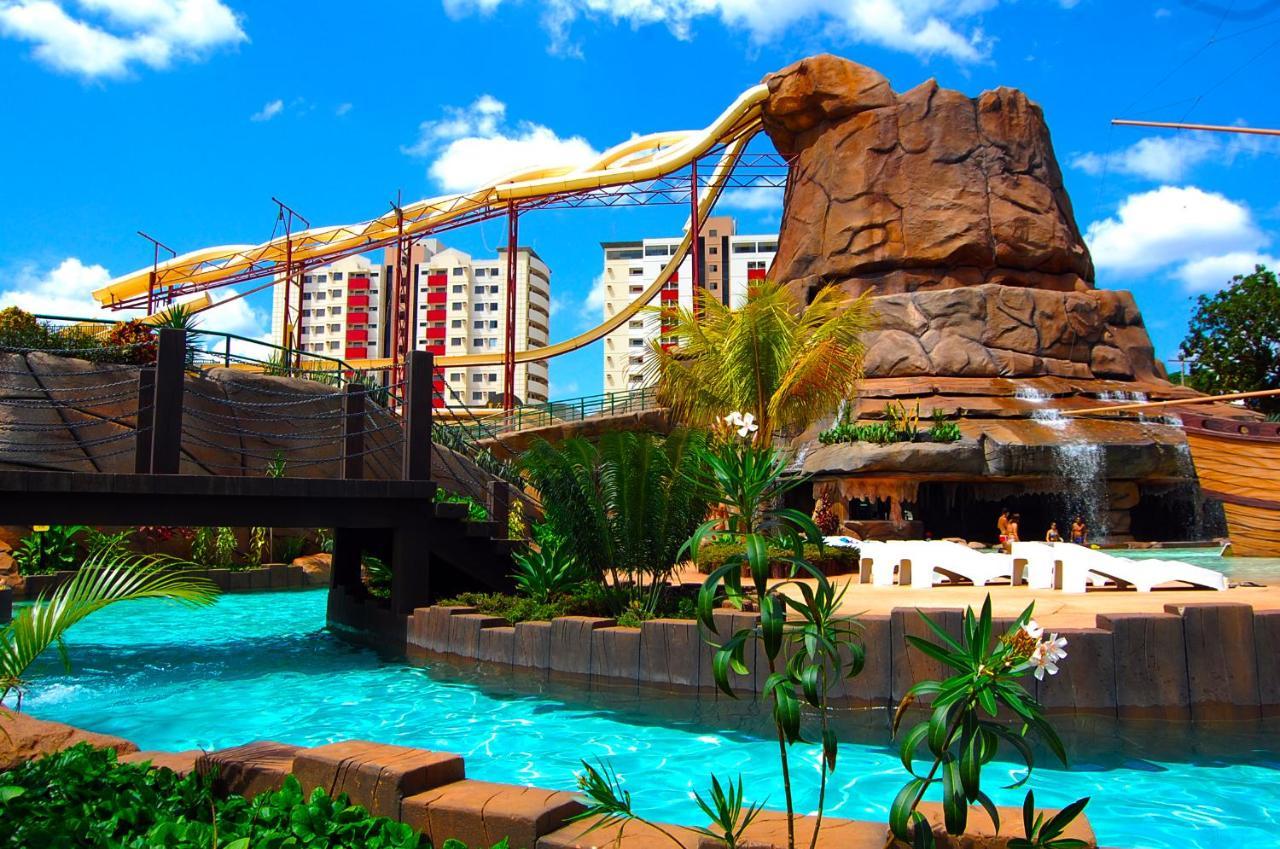 Villas Diroma Com Um Dia No Acqua Park, Splash E Slide Caldas Novas Exteriör bild