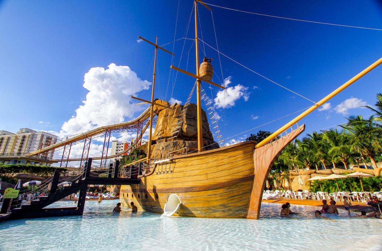 Villas Diroma Com Um Dia No Acqua Park, Splash E Slide Caldas Novas Exteriör bild