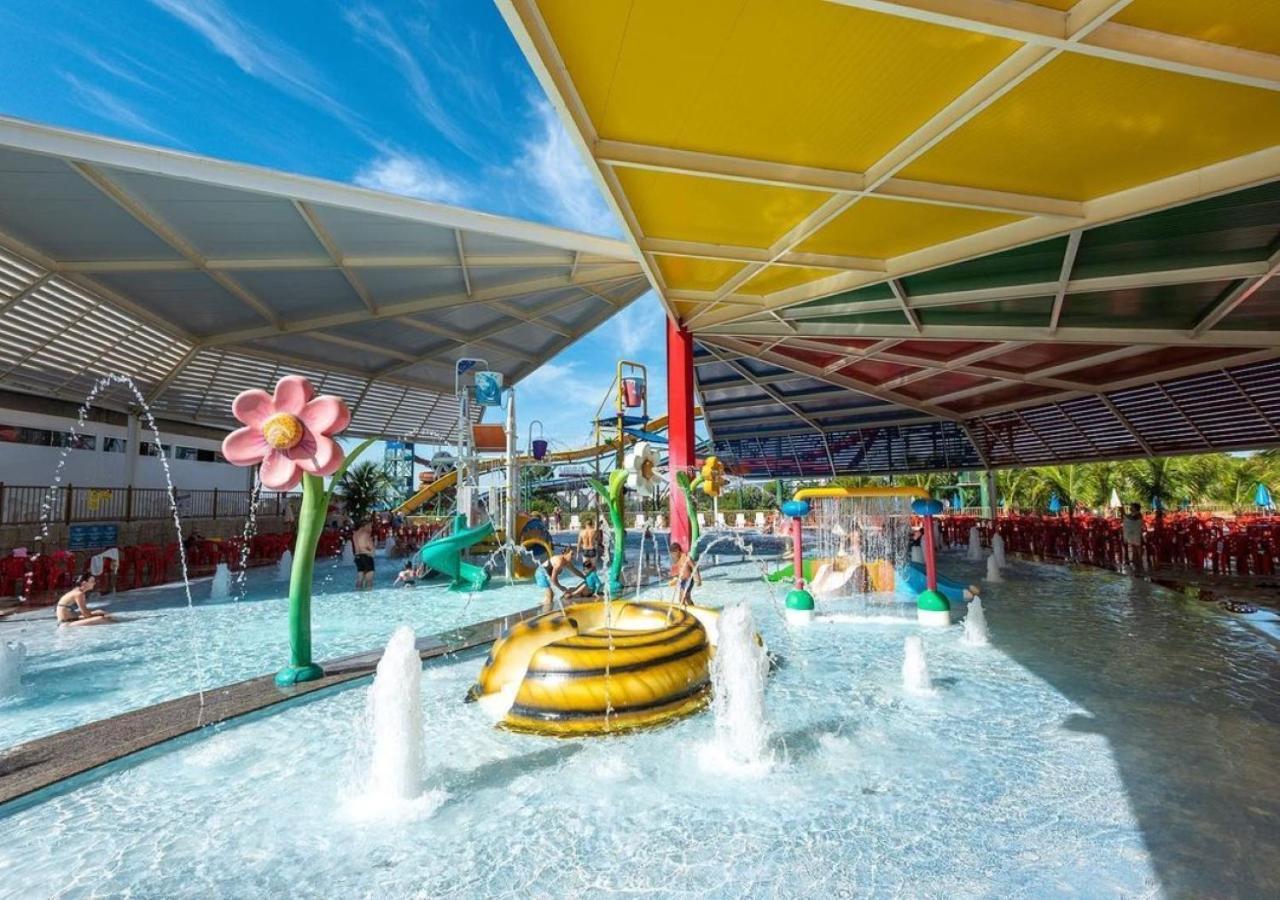 Villas Diroma Com Um Dia No Acqua Park, Splash E Slide Caldas Novas Exteriör bild